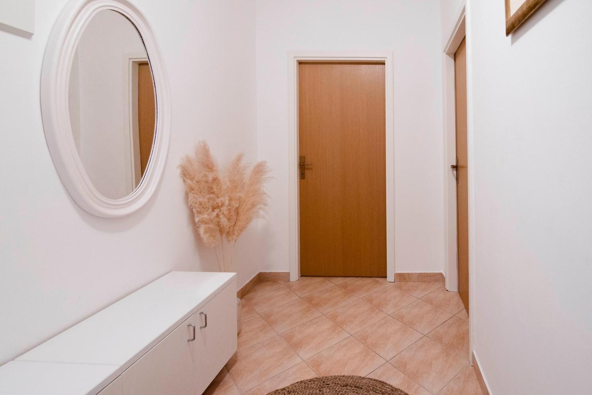 Apartman Karla 锡尼 外观 照片