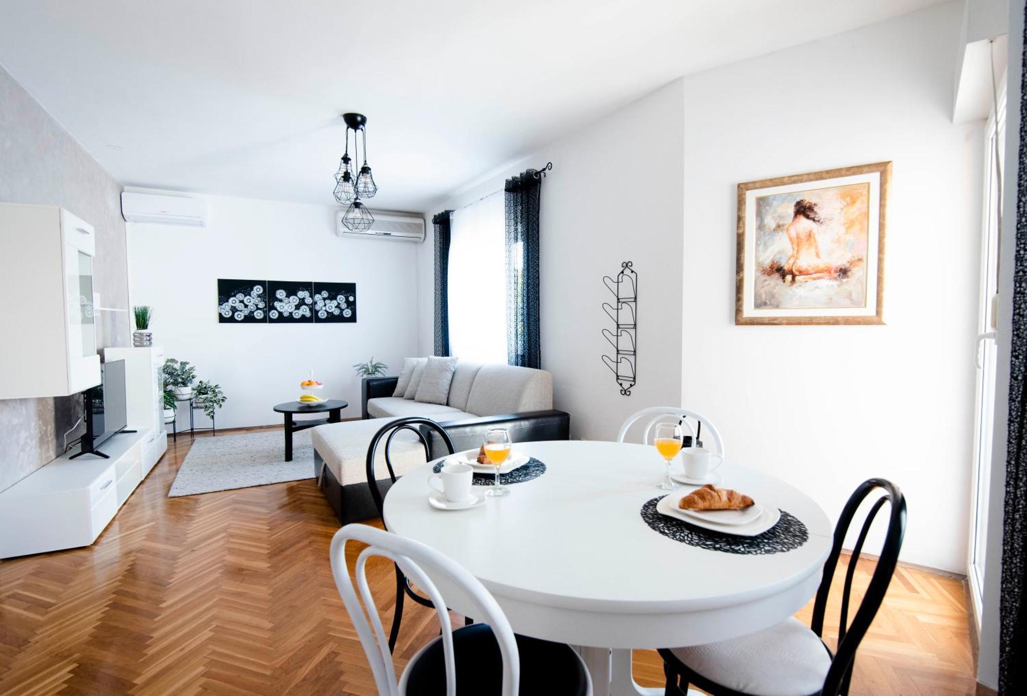 Apartman Karla 锡尼 外观 照片