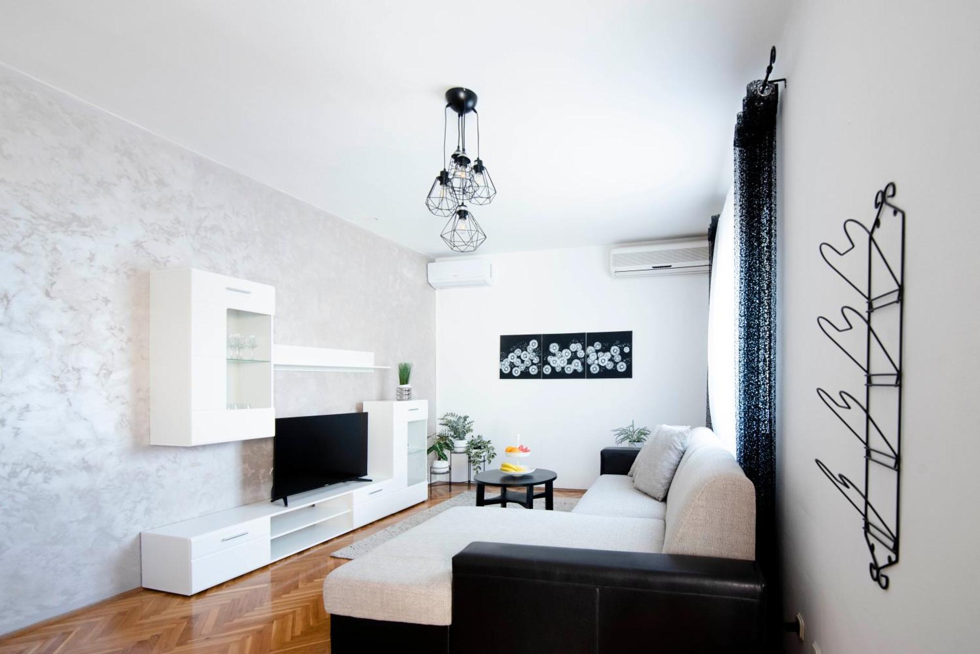 Apartman Karla 锡尼 外观 照片